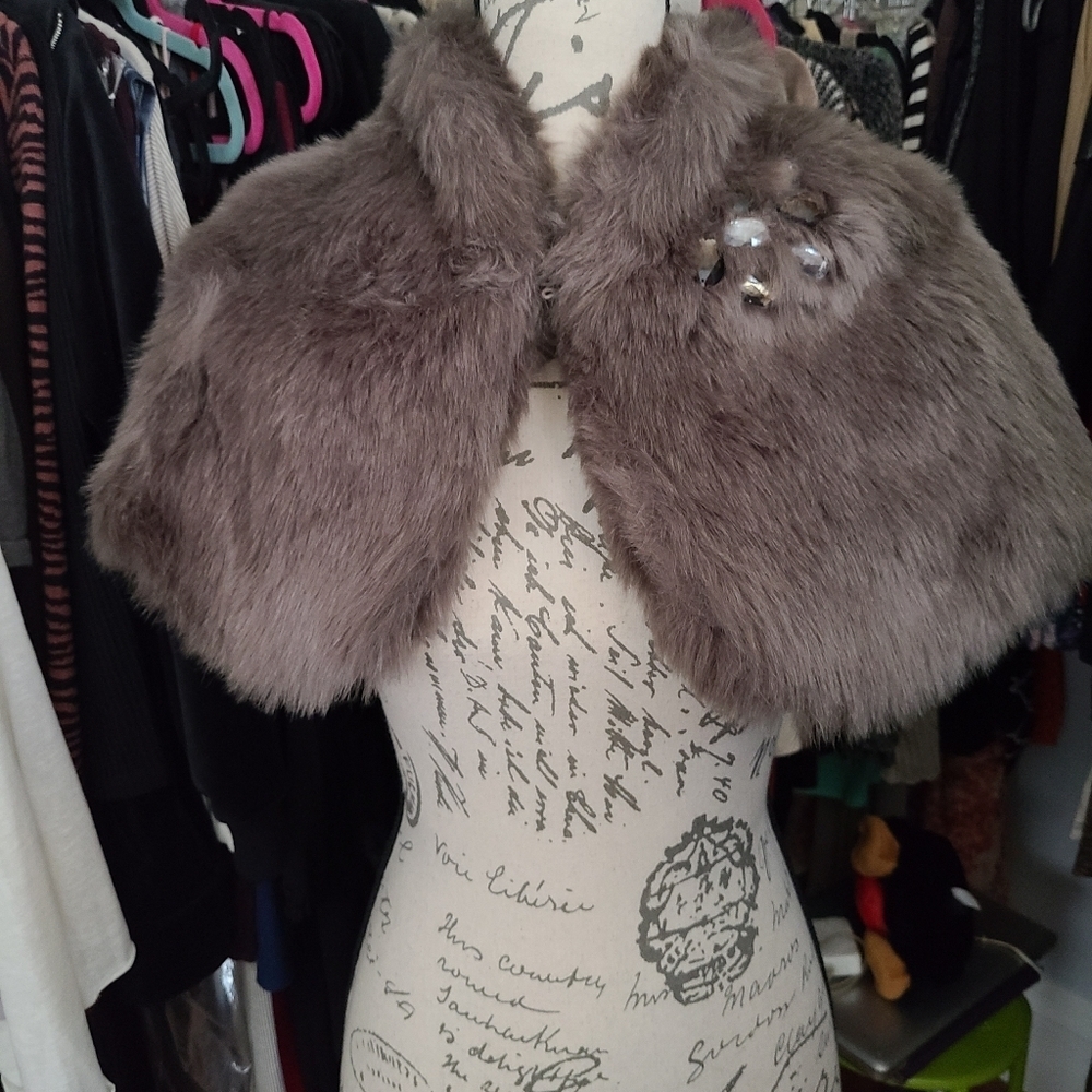 Gorgeous shoulder wrap/shrug new. Hpš„š„š„ - Picture 5 of 6